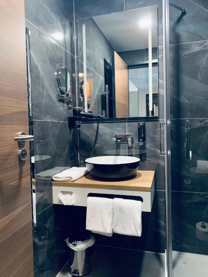 Intergroup Business & Design Hotel Ingolstadt Kosching 外观 照片